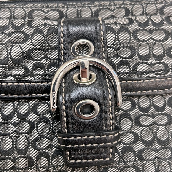 Coach Soho Black Signature C Jacquard Buckle Flap Wristlet NWOT - Picture 3 of 9